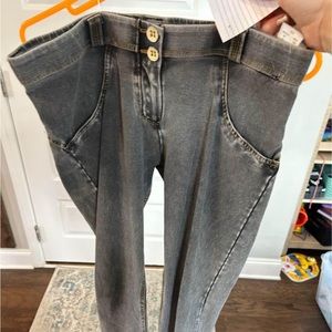 freddy USA butt-lifting jeggings, gray size 6